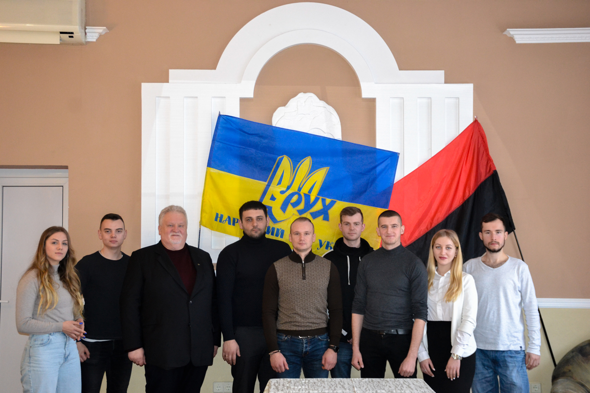 Головою Хустської районної організації Народного Руху України обрано Владислава Рущака