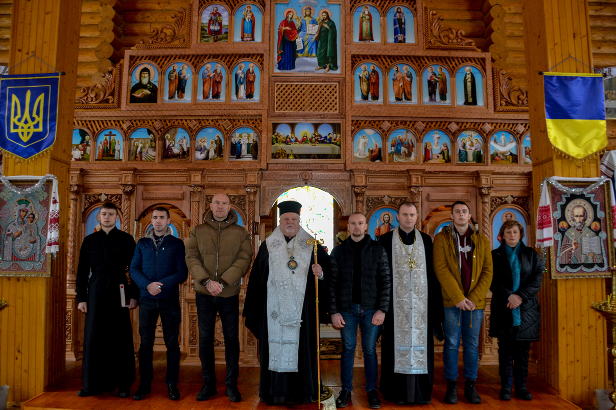 Представники Товариства борців за незалежність України та Закарпатської КО НРУ, за участі духовенства ПЦУ, молитовно вшанували Героїв Крут