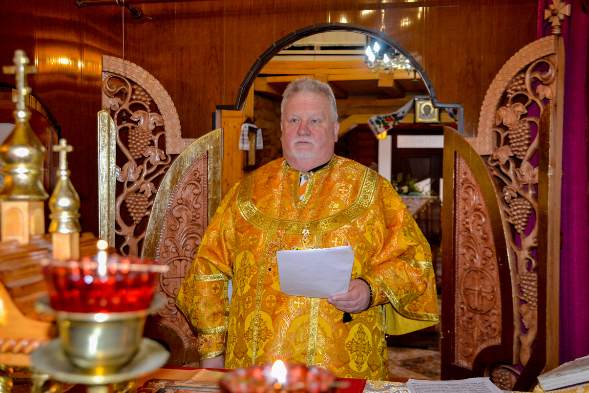 Єпископ Мукачівський і Карпатський Віктор Бедь відслужив молебень до Дня Соборності України