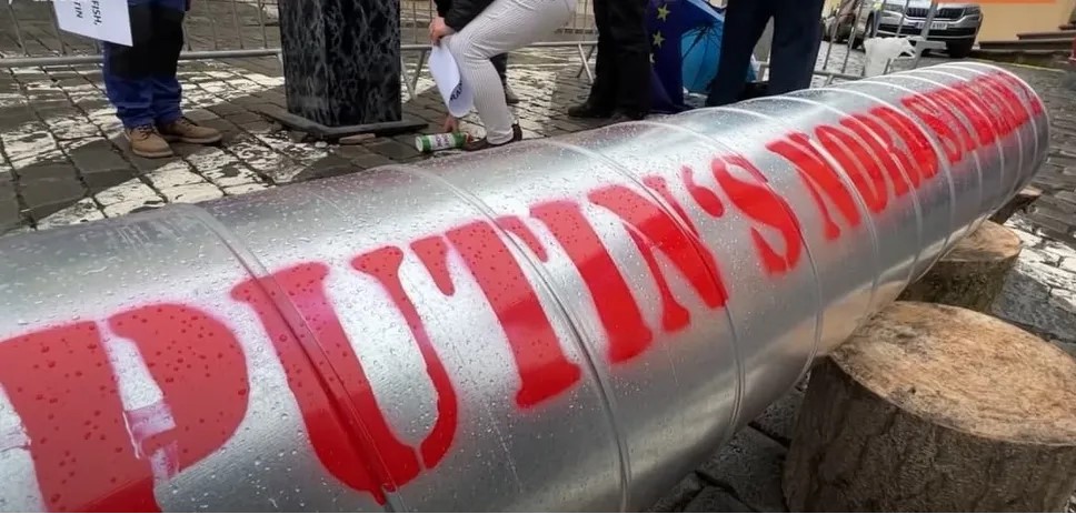 Путін “поховав” “Північний потік-2”: газопровід на мільярди застиг на дні моря