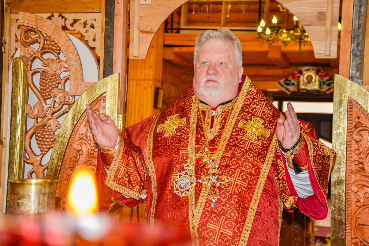 Єпископ Віктор Бедь відслужив молебень за перемогу Українського війська над російським агресором та благословив новобранців територіальної оборони м. Ужгород