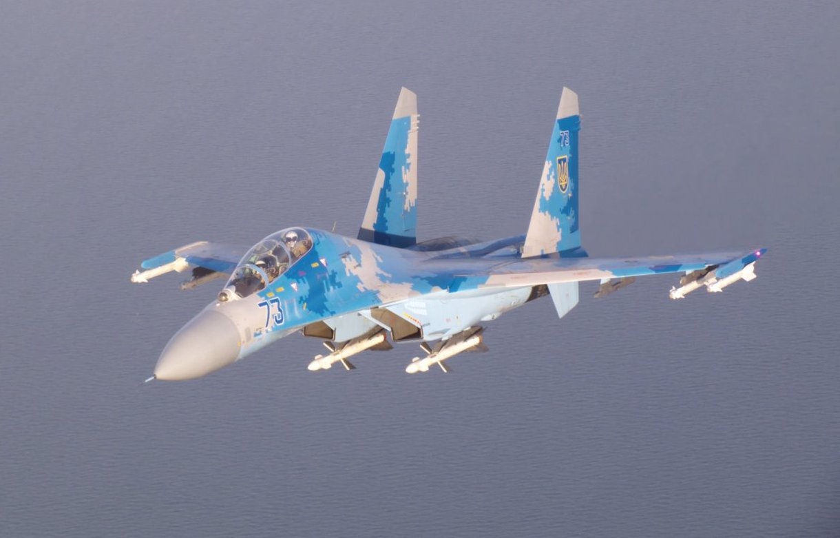 Світ допомагає перемогти окупантів: Україна отримала винищувачі та танки