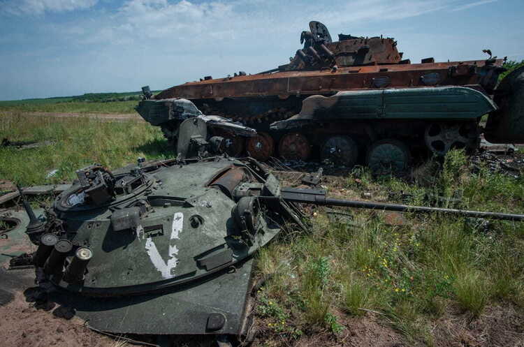 Окупанти назвали “бавовну” в Лисичанську звичайним “обвалом”: про сотню своїх загиблих змовчали