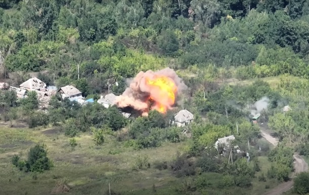 Захисники України на Харківщині провели спецоперацію і знищили ворожий склад БК, техніку і 7 окупантів. Відео