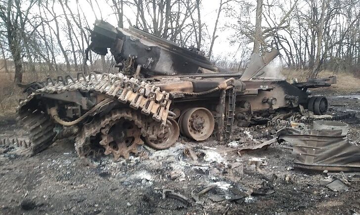Ворог фактично зрівняв Піски з землею, по селищу б’ють термобаричними боєприпасами – ISW