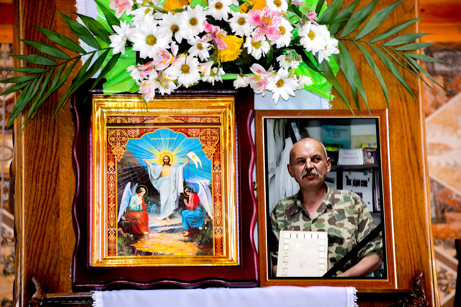 Єпископ Мукачівський і Карпатський Віктор Бедь відслужив літію за полеглим побратимом і українським воїном-захисником Едуардом Шуфричем