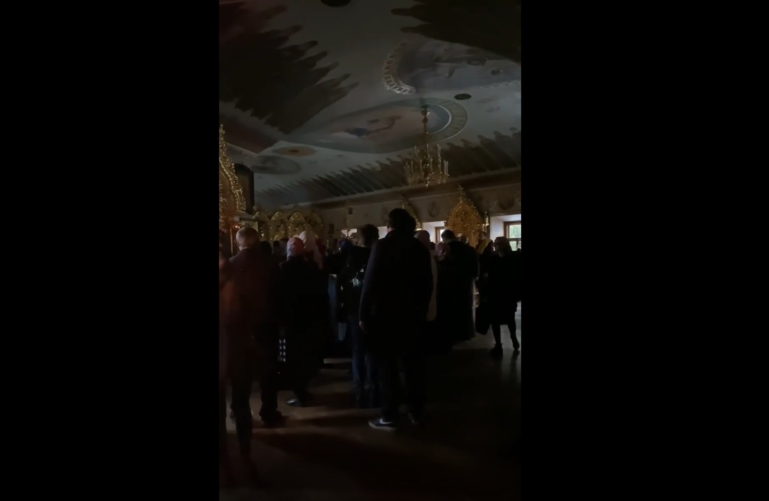 На території Києво-Печерської Лаври у 262-й день повномасштабної війни моляться за росію