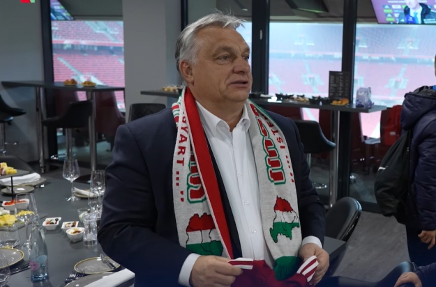 Глава МЗС Словаччини назвав огидною появу Орбана у шарфі з мапою “Великої Угорщини”
