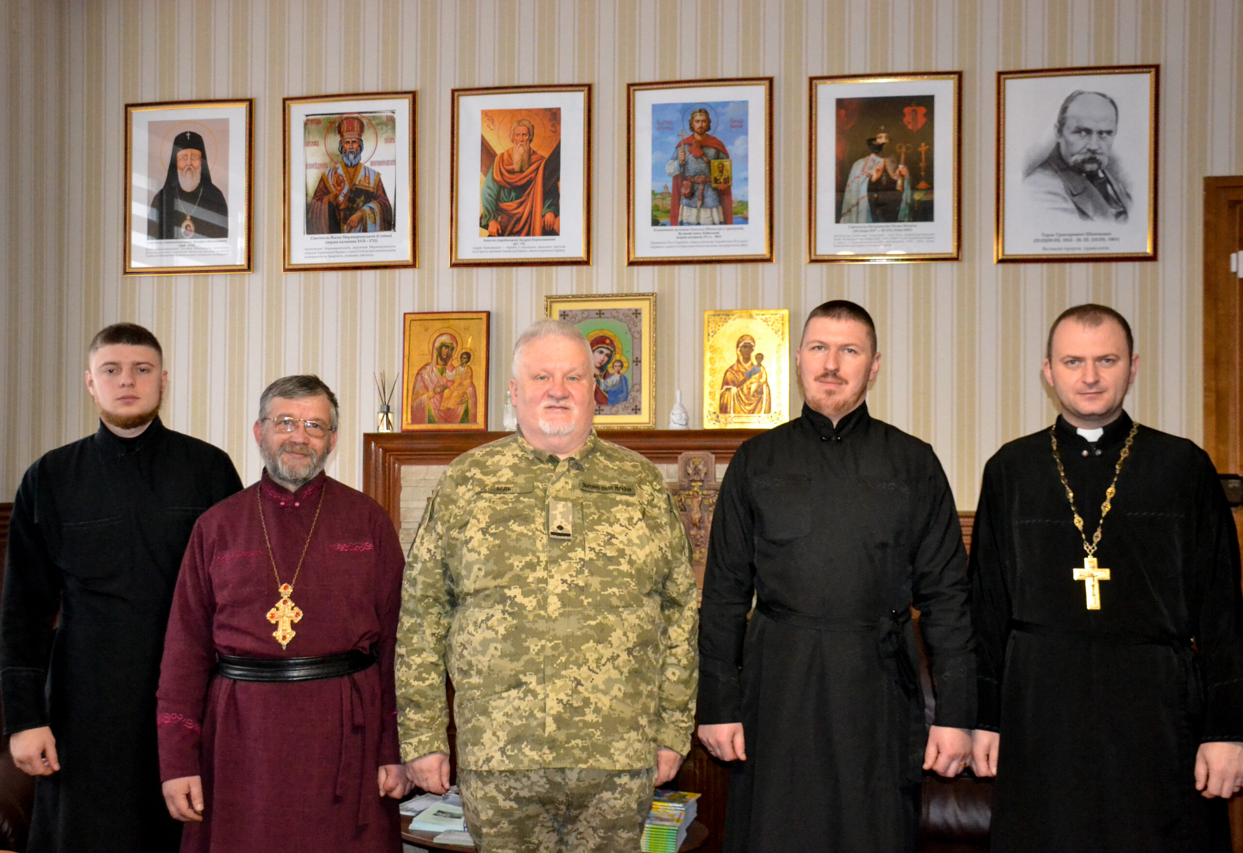 <strong>Представники кліру Мукачівсько-Карпатської єпархії привітали військового капелан, майора, єпископа Віктора Бедь з Днем Збройних Сил України</strong>