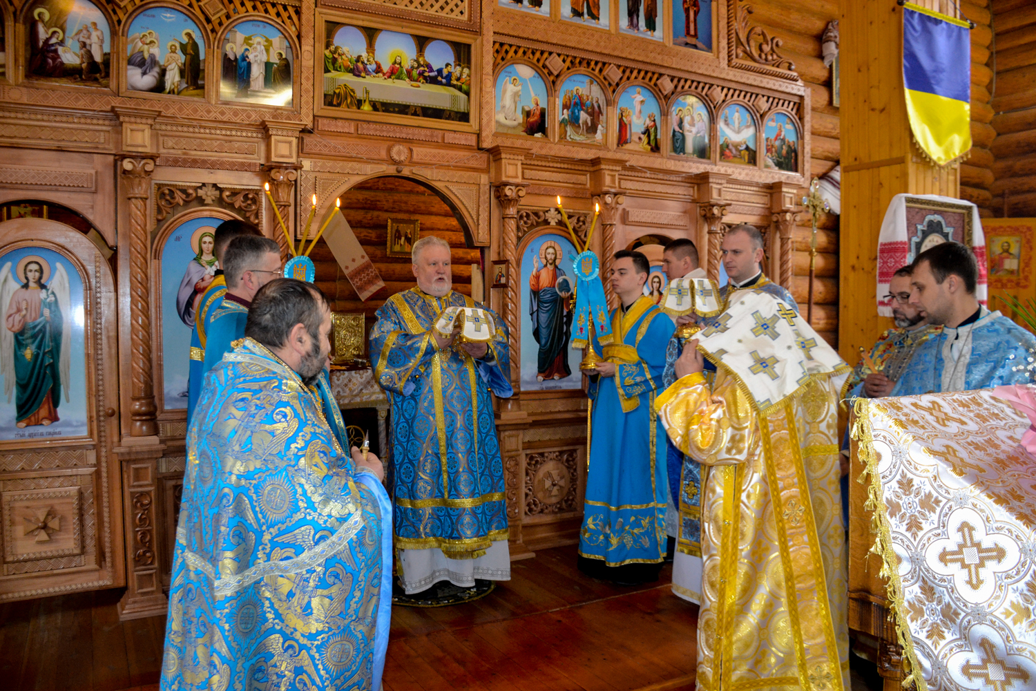 Єпископ Мукачівський і Карпатський Віктор Бедь очолив Божественну літургію та звершив священицьку і дияконську хіротонії в кафедральному храмі м. Ужгород