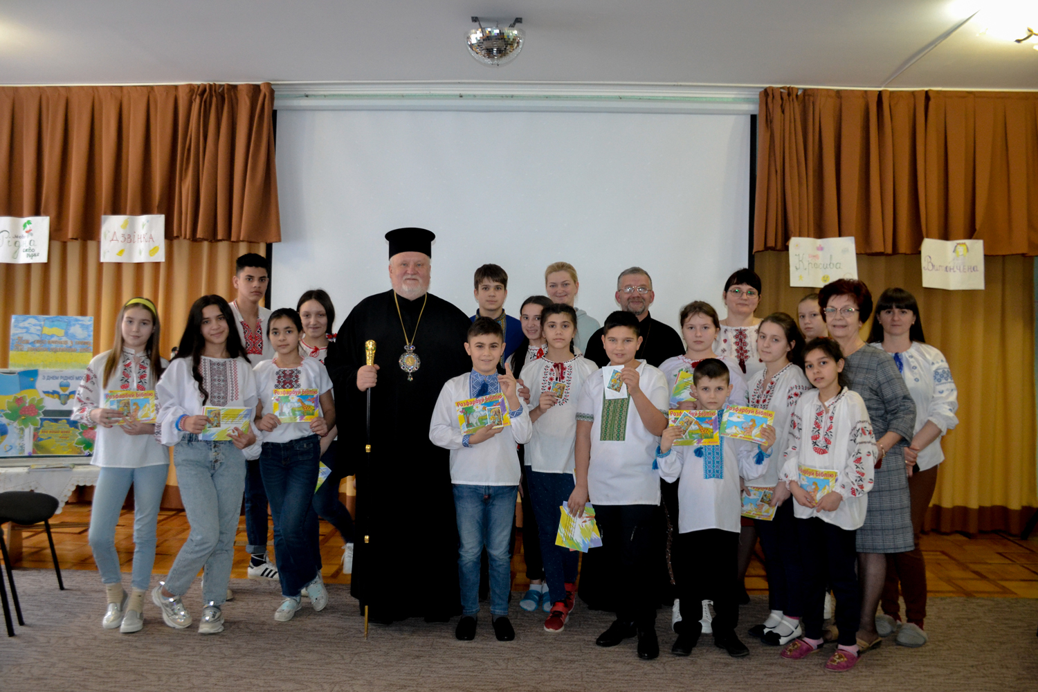 Єпископ Мукачівський і Карпатський Віктор Бедь відвідав з душпастирським візитом Чинадіївський дитячий будинок