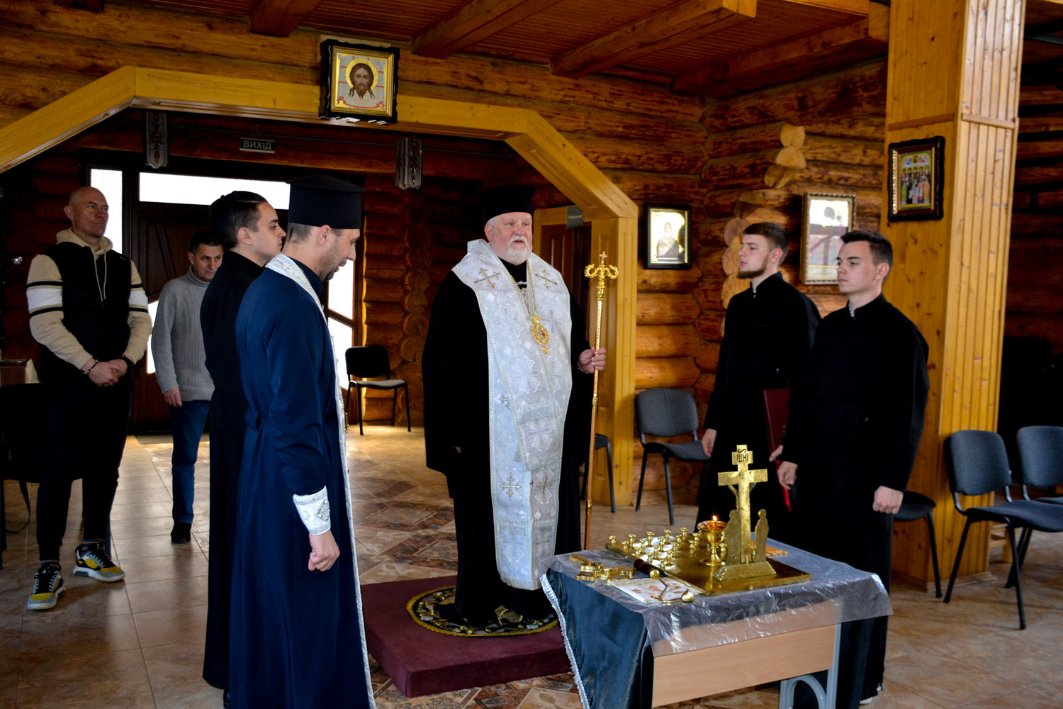 <strong>В Мукачівсько-Карпатській єпархії ПЦУ молитовно вшанували жертви невільницьких таборів ХХ – початку ХХІ ст. ст. до Міжнародного дня визволення в’язнів нацистських концтаборів</strong>