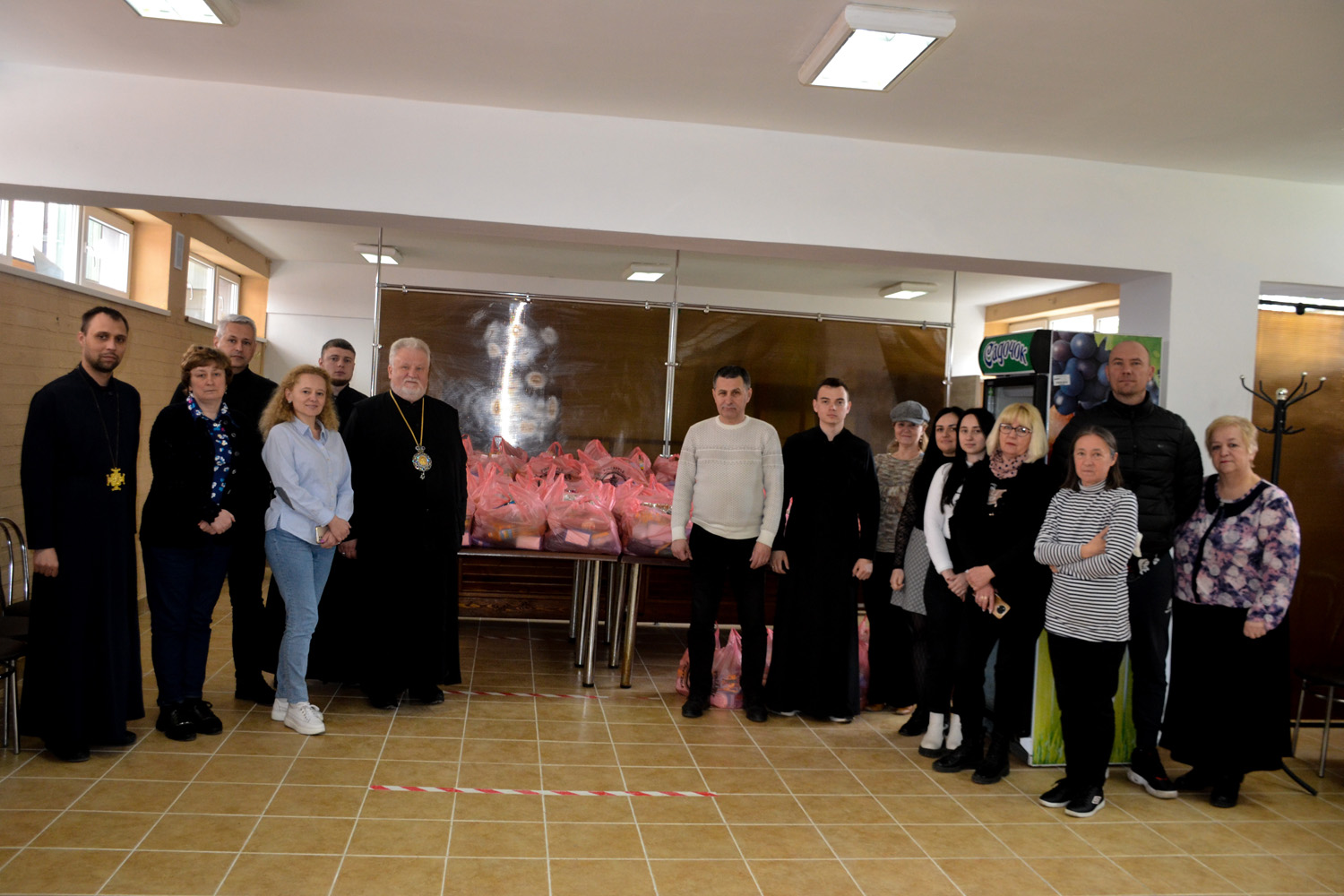 <strong>В Управлінні Мукачівсько-Карпатської єпархії ПЦУ роздали благодійні пасхальні продуктові набори для потребуючих та військовослужбовців</strong>