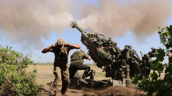 Під Бахмутом ворог намагається наступати на Хромове, ЗСУ уразили 2 артпідрозділи – Генштаб