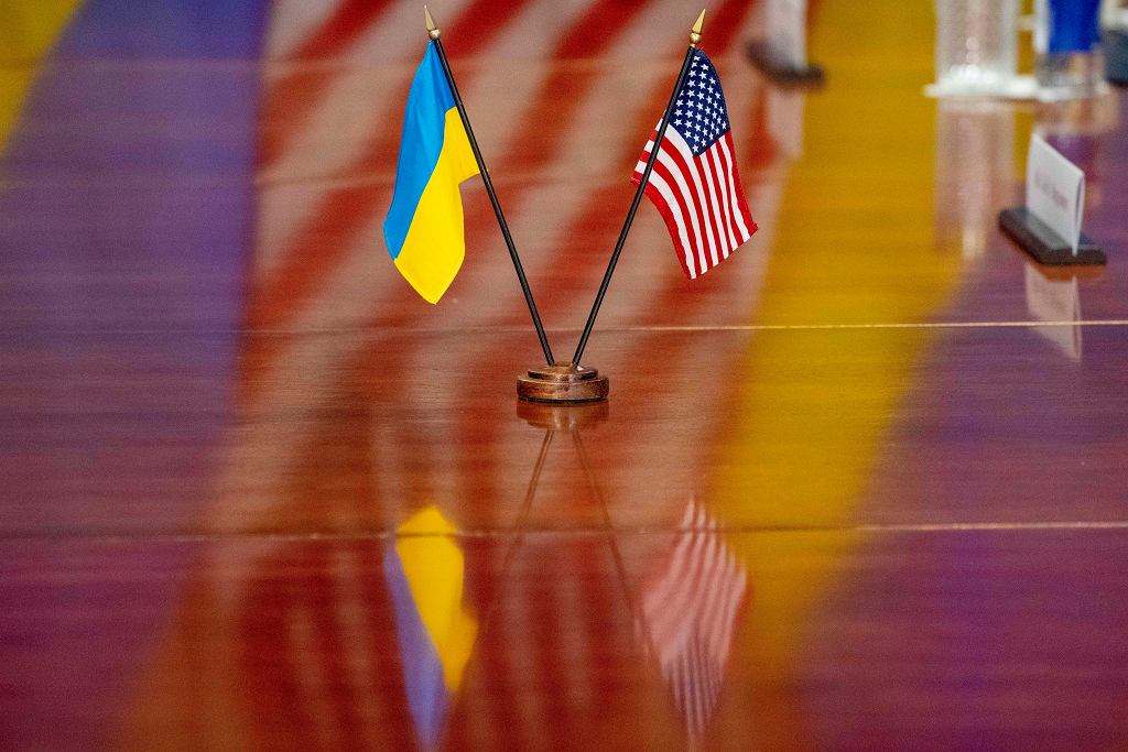 “Допомоги вистачить на 5 місяців”. Україні дали час, потім примушуватимуть до переговорів – Financial Times