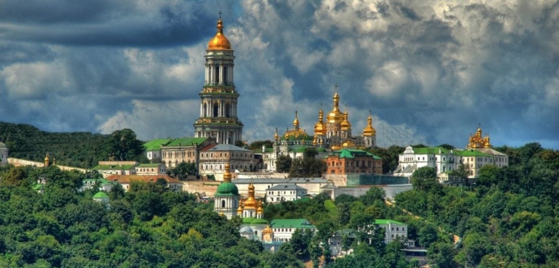 Суд визнав законним розірвання договору між монастирем УПЦ МП та заповідником Лаври