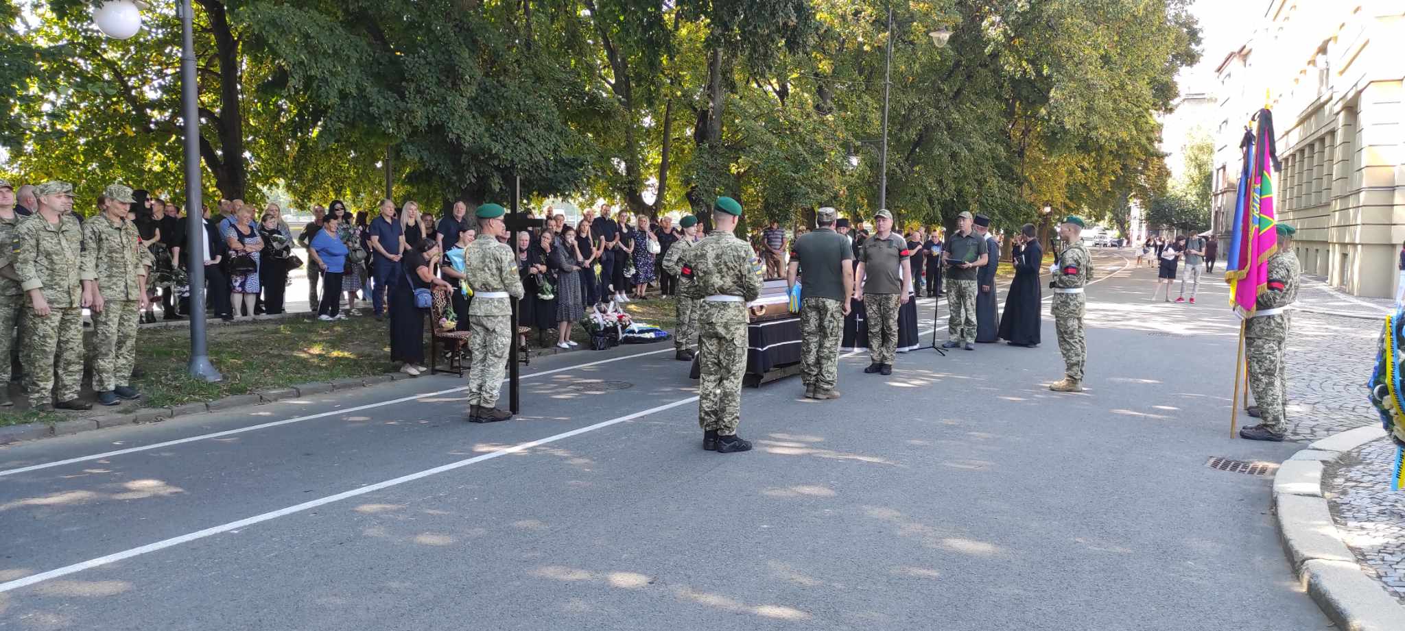 В Ужгороді відбувся похорон прикордонника Миколи Сасина, який героїчно загинув під Бахмутом