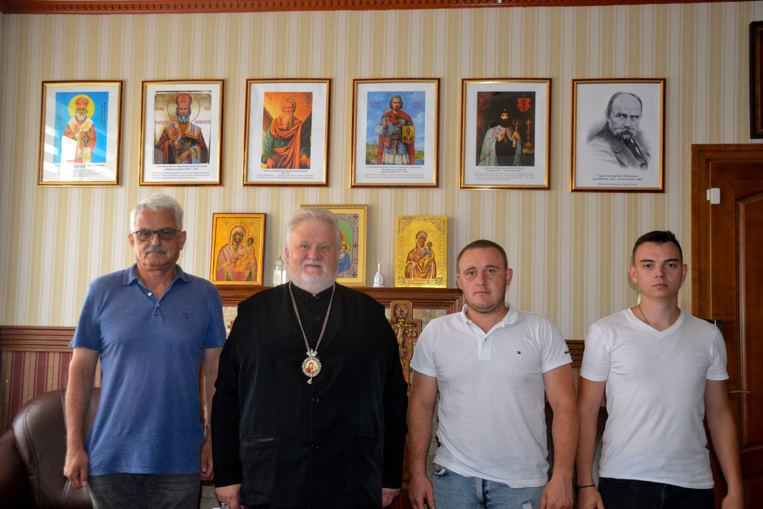 Єпископ Мукачівський і Карпатський Віктор Бедь провів зустріч з представниками активу Закарпатської крайової організації НРУ
