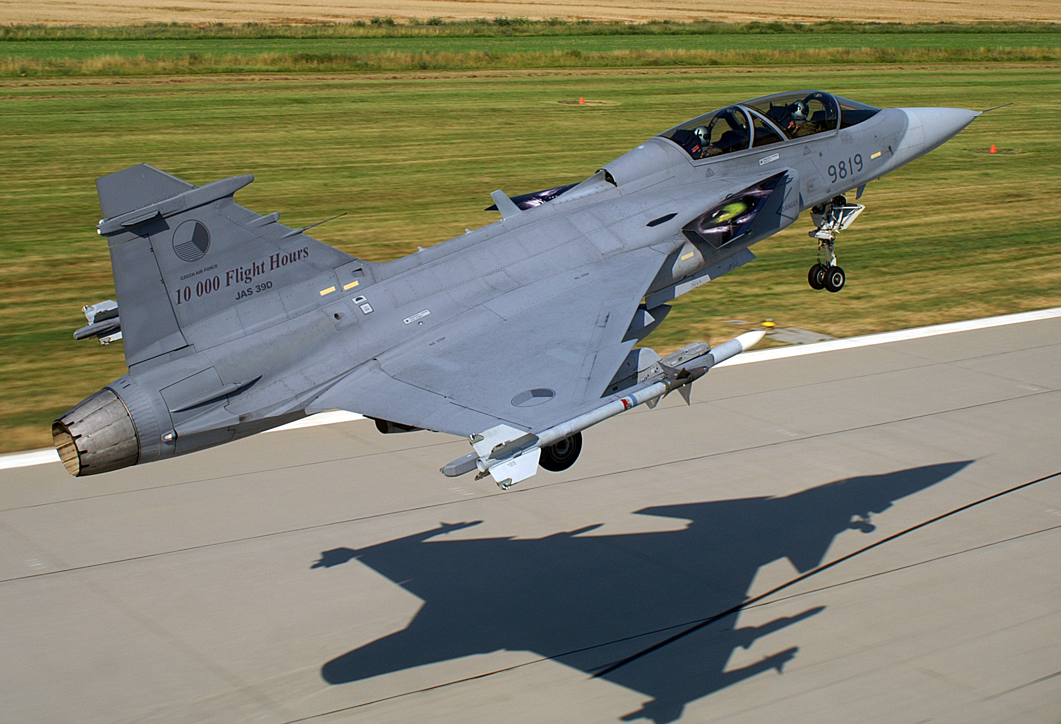 Міністр оборони Швеції: Українські пілоти пройшли підготовку на Gripen
