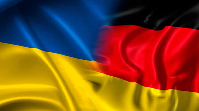 Глава Міноборони Німеччини обіцяє покращення ситуації з боєприпасами для України