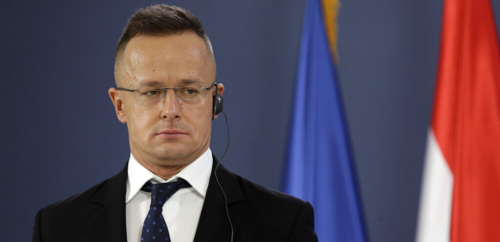 Сійярто заявив про скасування урядових переговорів з Україною, у Києві пояснили причини