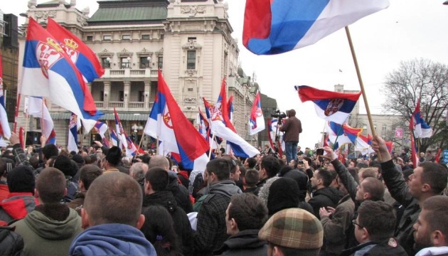 У Белграді тисячі людей вийшли на протест після того, як виборча комісія Сербії відхилила вимоги опозиції