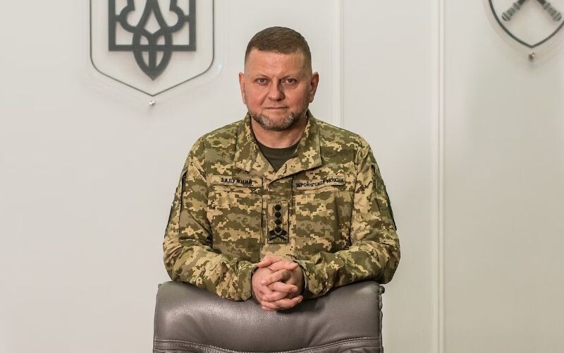 Залужний підтвердив інформацію, що у його кабінеті знайшли прослуховування