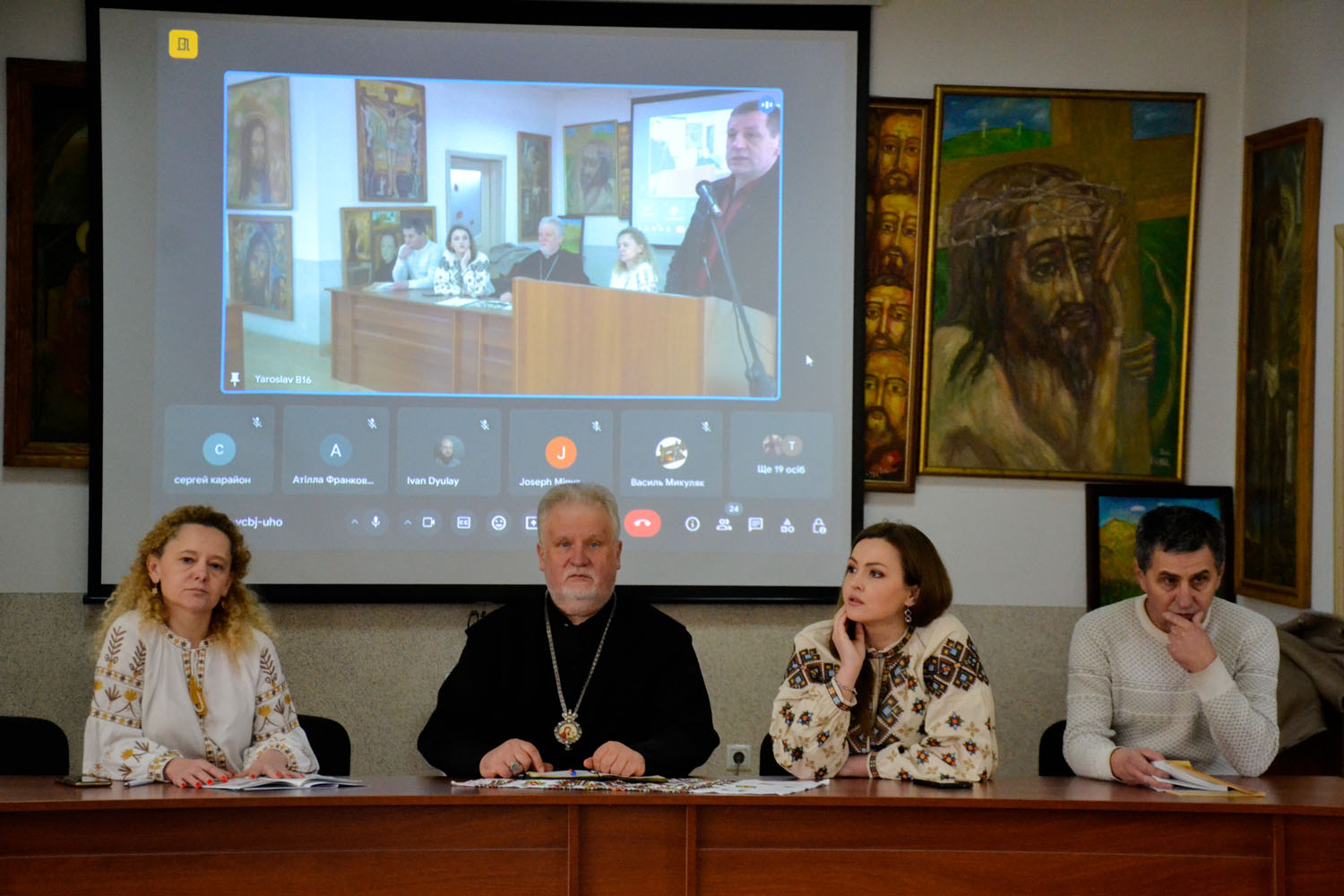 В КаУ ім. Августина Волошина та УУБА відбувся науковий круглий стіл «Карпатська Україна в контексті українського державотворення»