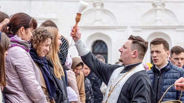 Великдень 2024. Чому Україна перейшла на новий церковний календар, але “Паска” аж у травні