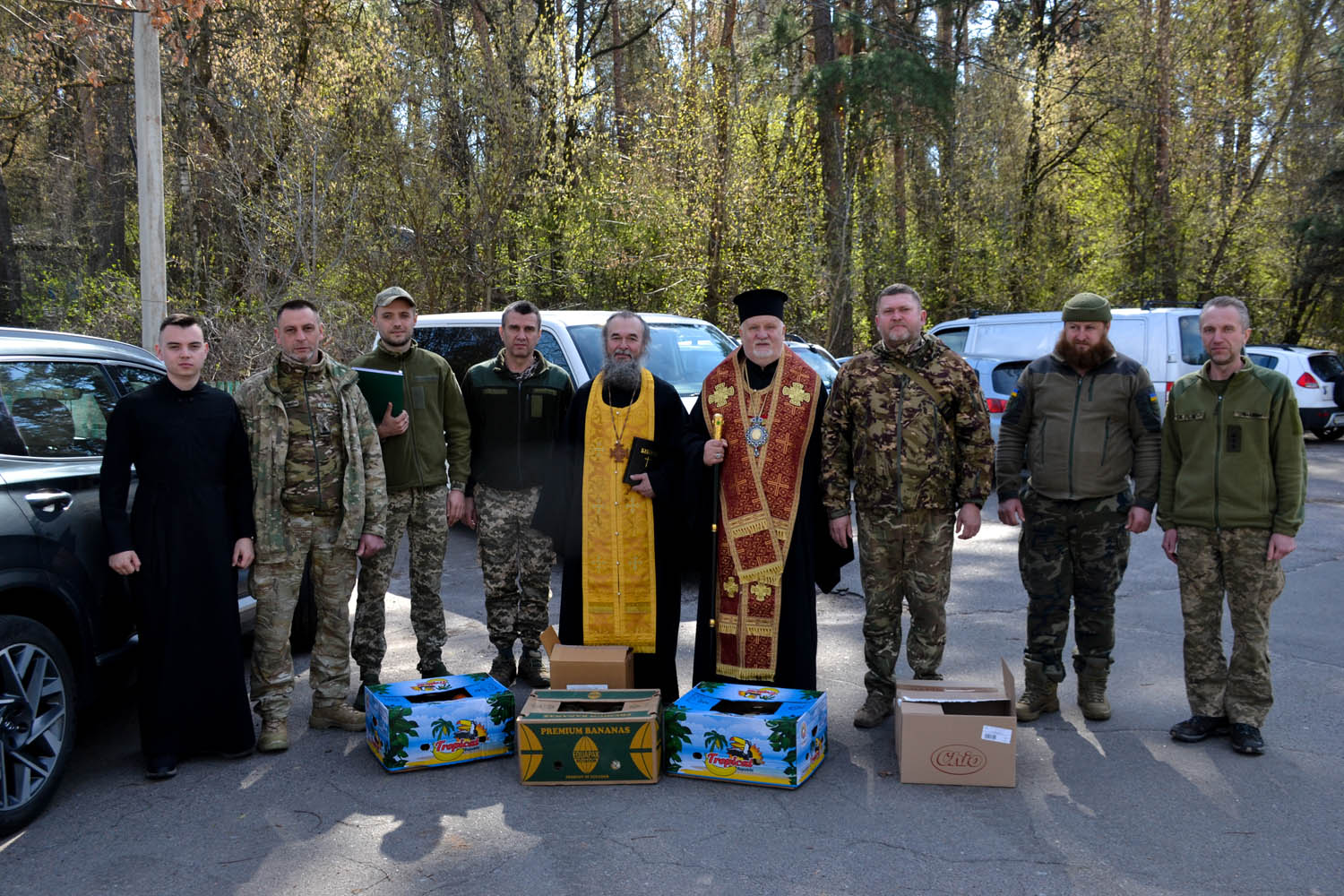 Єпископ Віктор Бедь відвідав Ужгородський батальйон ТрО у районі виконання бойового завдання та удостоїв бійців високих відзнак