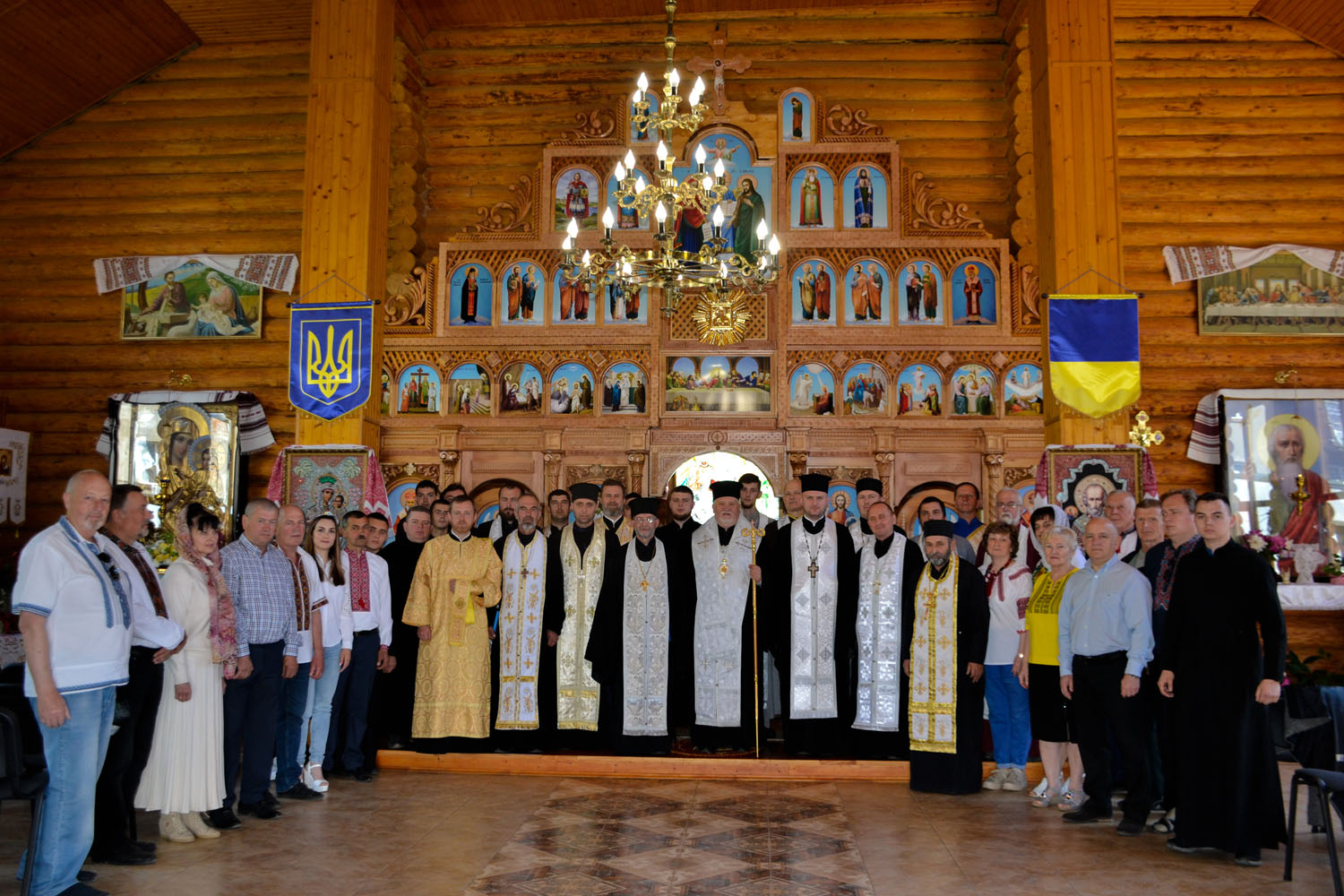 В кафедральному храмі ПЦУ в м. Ужгород відслужили молебень за перемогу та привітали єпископа Віктора Бедь з ювілеєм 60-річчя від дня народження