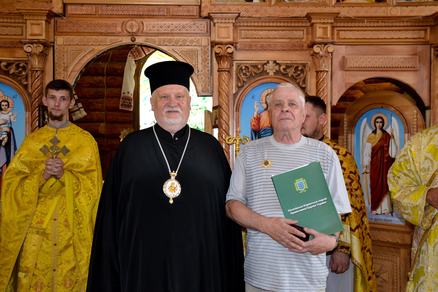 Заступник голови Закарпатської обласної організації політично репресованих Роман Децик удостоєний ордена «Богдана Хмельницького, Гетьмана України» до 80-річчя від дня народження