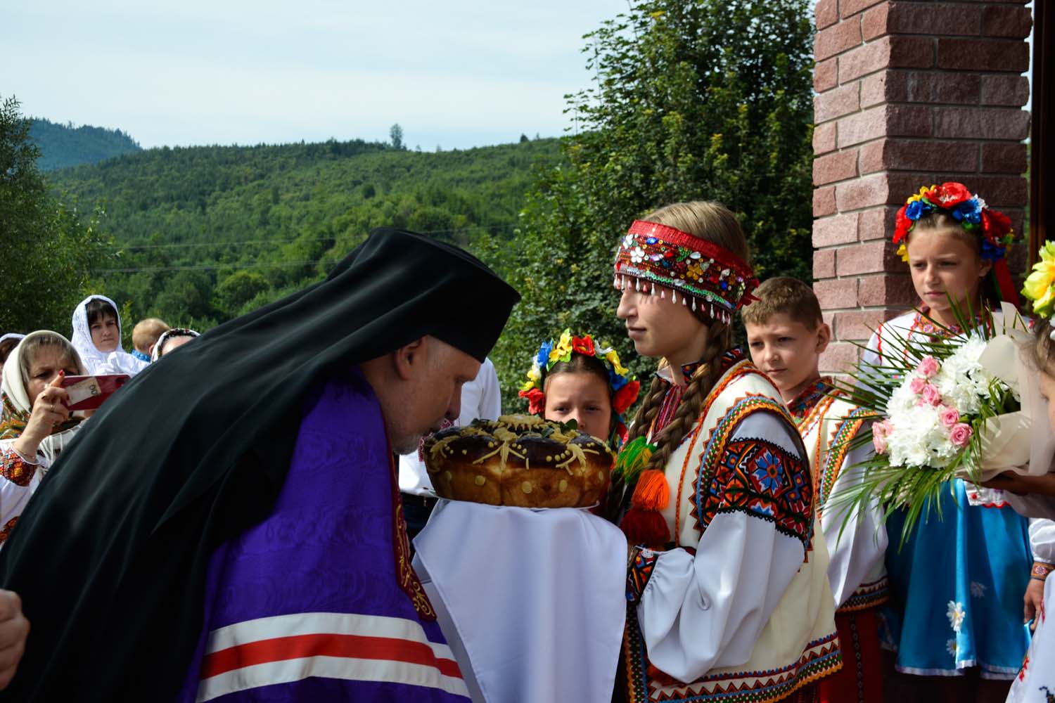 Єпископ Віктор Бедь очолив Божественну літургію у новозбудованому храмі с. Чорна Тиса у свято Винесення чесних древ животворчого Хреста Господнього та день пам’яті мучеників Маккавеєвих