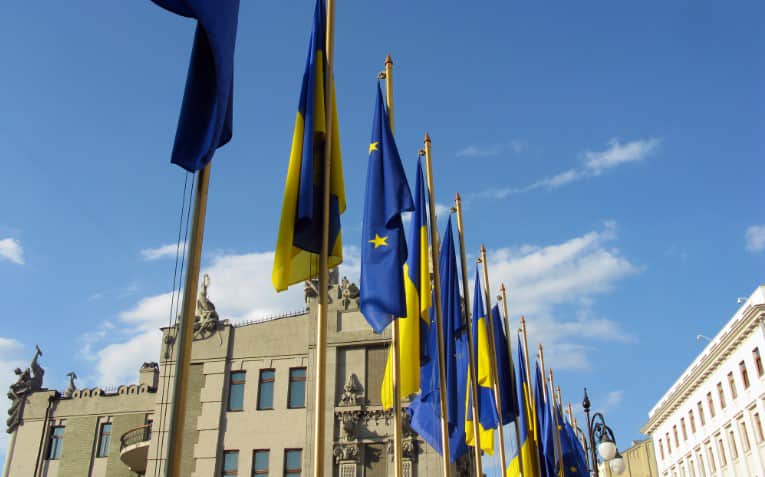 Понад 70% українців сподіваються, що Україна до 2030 року буде у ЄС і НАТО