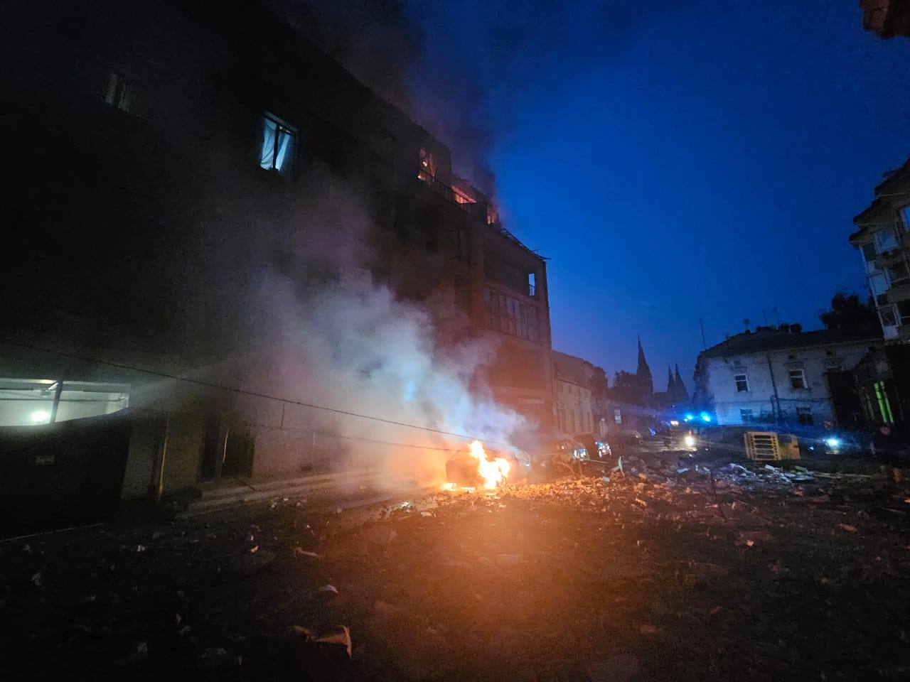 Удар по Львову: вибухи біля вокзалу, 17 постраждалих, серед яких двоє дітей