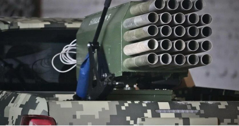 Українські захисники використовують на фронті новітню вітчизняну зброю – вогнеметну систему “Сівалка-ВМ8”