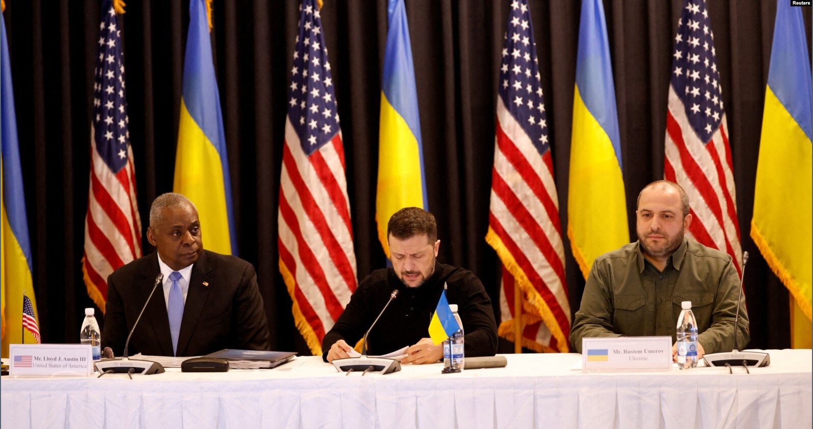 Остін у розмові з Умєровим підтвердив зобов’язання США щодо надання Україні зброї для перемоги