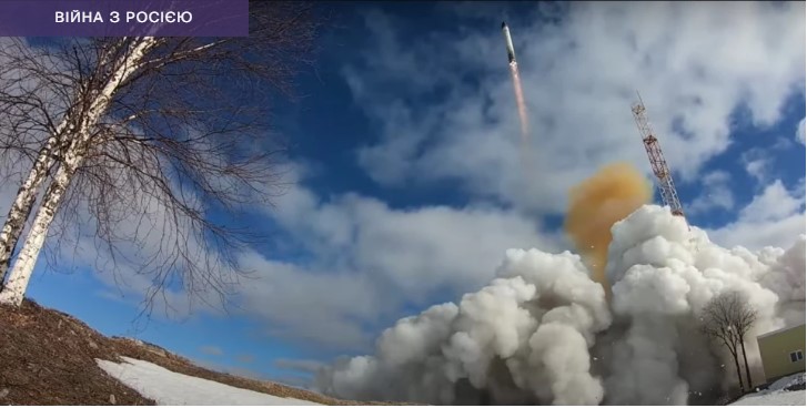 У росіян під час випробувань вибухнула ракета “Сармат”: що це означає