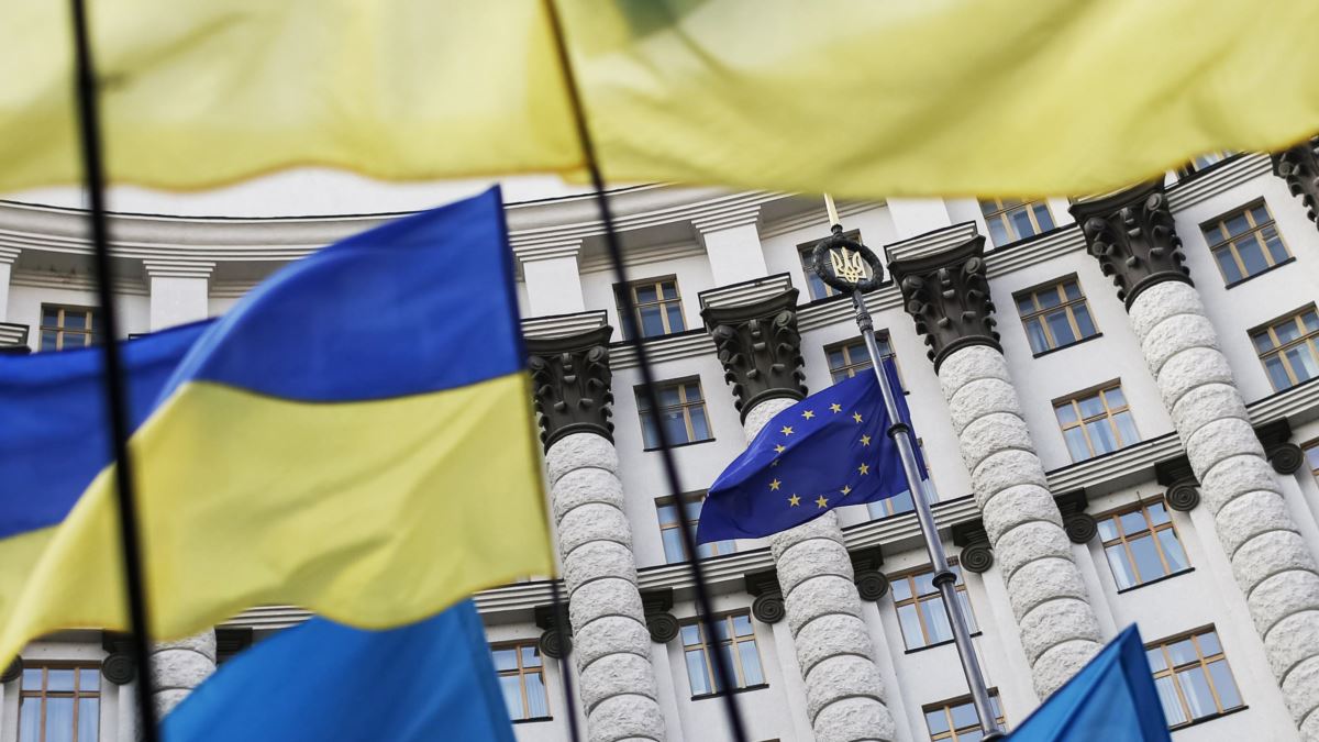 Україна «виконала всі невиконані кроки» – Єврокомісія про те, коли можливі переговори про вступ до ЄС