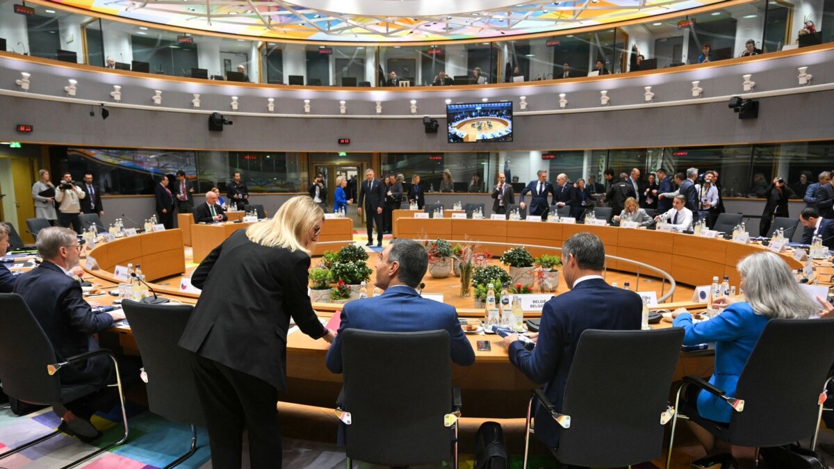 Лідери ЄС закликали терміново активізувати військову допомогу Україні