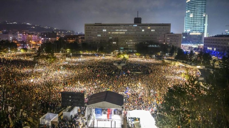 У Словаччині почалися масові протести проти уряду Фіцо