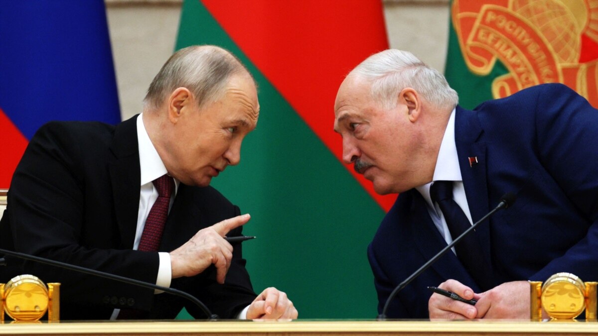Путін вніс до Держдуми РФ угоду, яка дозволяє розміщення нових російських військових баз у Білорусі