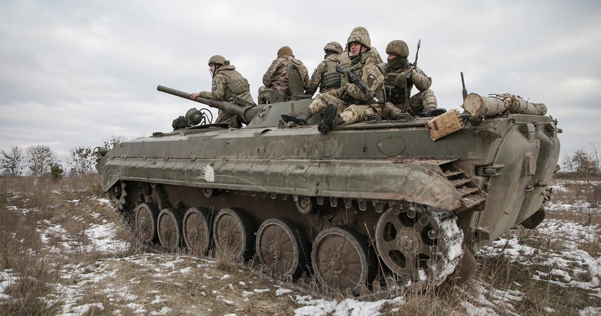 Згідно з наказом Сирського близько 50 тис. військових усіх родів військ будуть переведені у Сухопутні війська