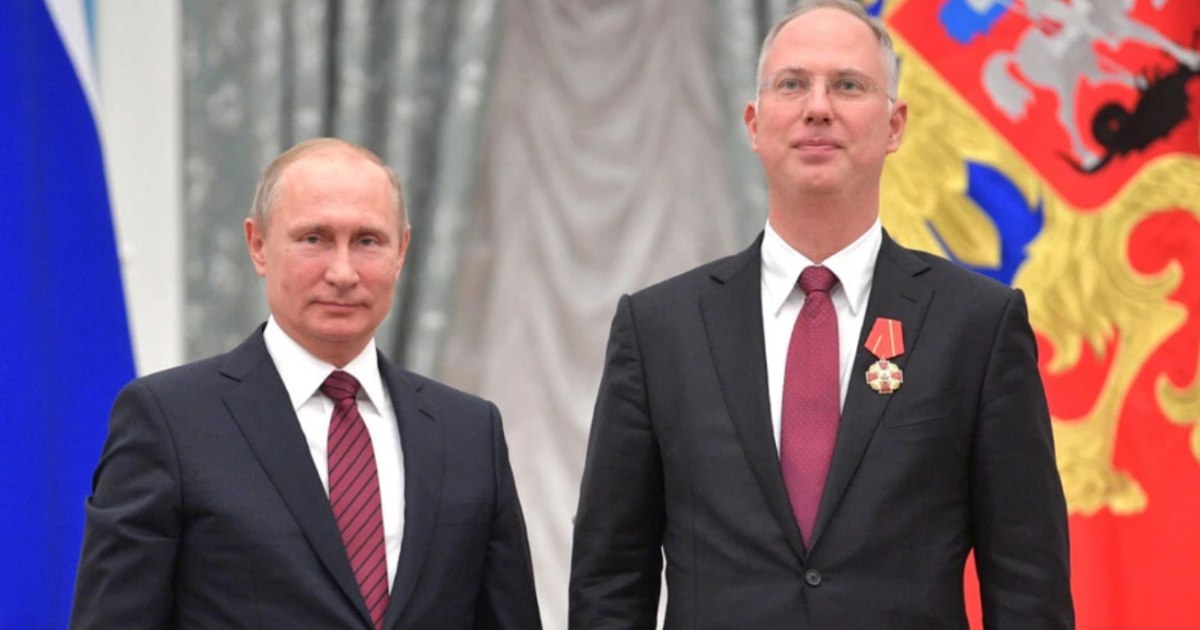 Батько працює в Києві: що відомо про переговорника Путіна, якого називають його “наступником”