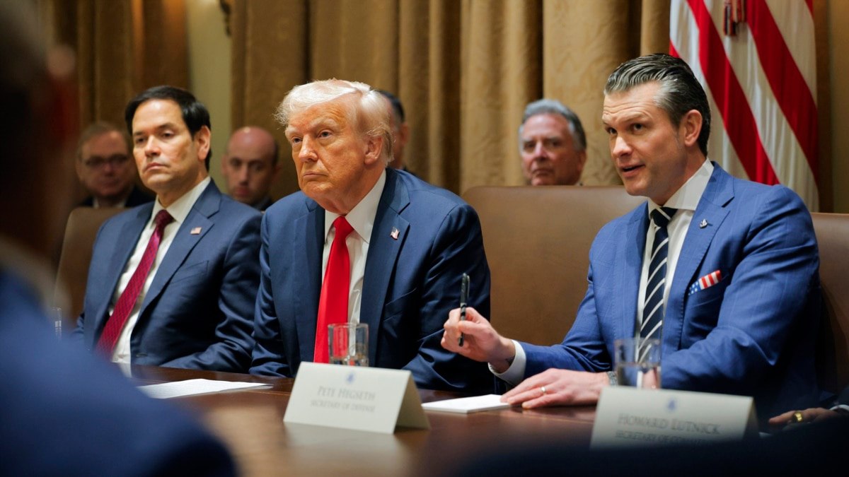 Трамп заявив, що CША не надаватимуть Україні надто багато гарантій безпеки, це має зробити Європа
