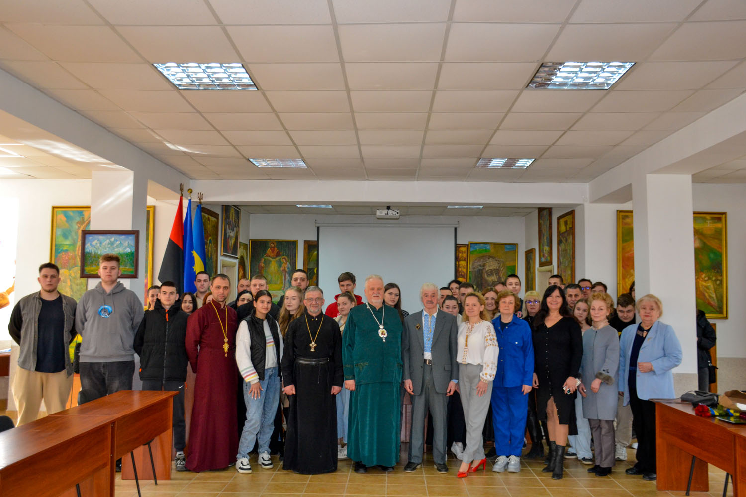 В КаУ ім. Августина Волошина привітали Павла М. ФЕДАКУ з 80-річчям, удостоїли ордена та присвоїли йому звання почесного професора