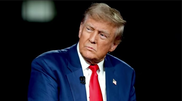 Трамп про мирні домовленості: Росія може “тягнути час”  
