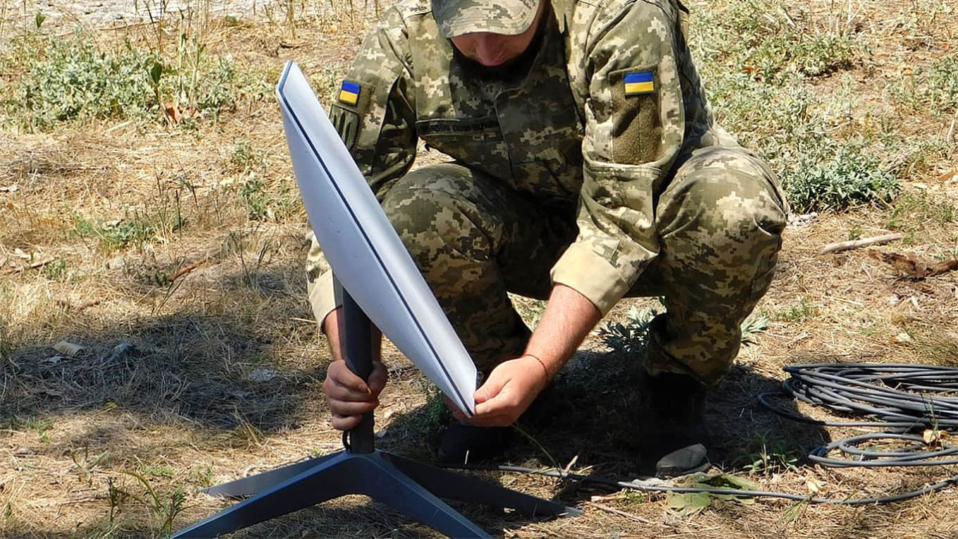 Маск пообіцяв не відключати Україні Starlink навіть за незгоди з політикою Києва