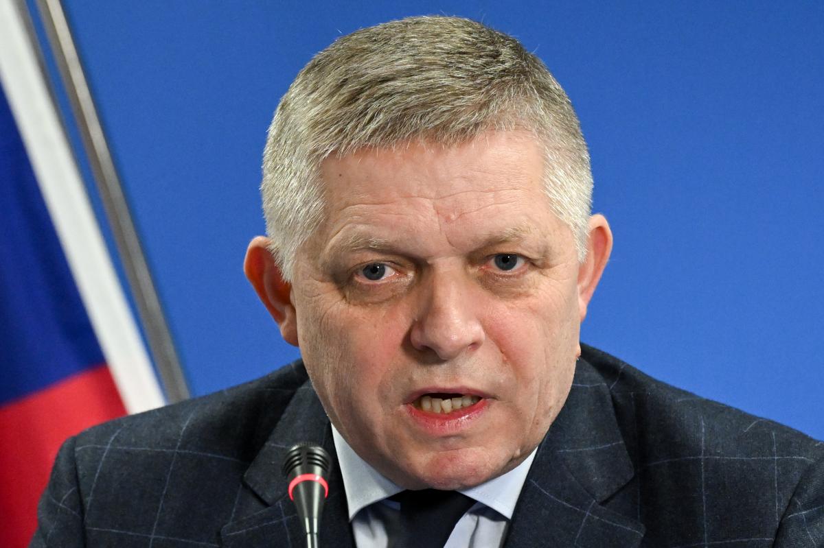 “Ніхто не може вказувати мені”: Фіцо заявив, що поїде на парад до Москви 9 травня