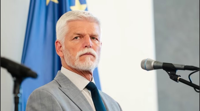 Президент Чехії назвав нереалістичним запрошення України в НАТО в короткі терміни